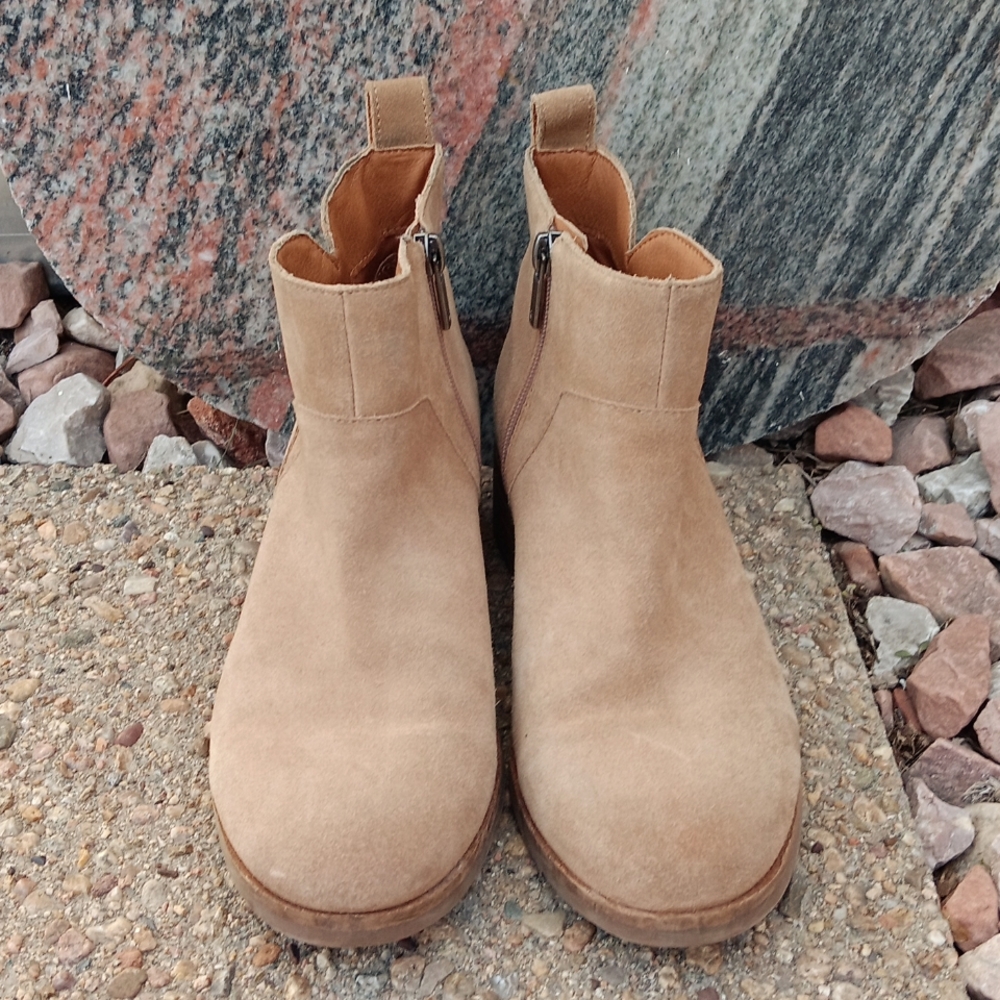 Lucky Brand Prenma tan suede leather booties women's ankle boots sz 8 - Picture 2 of 9